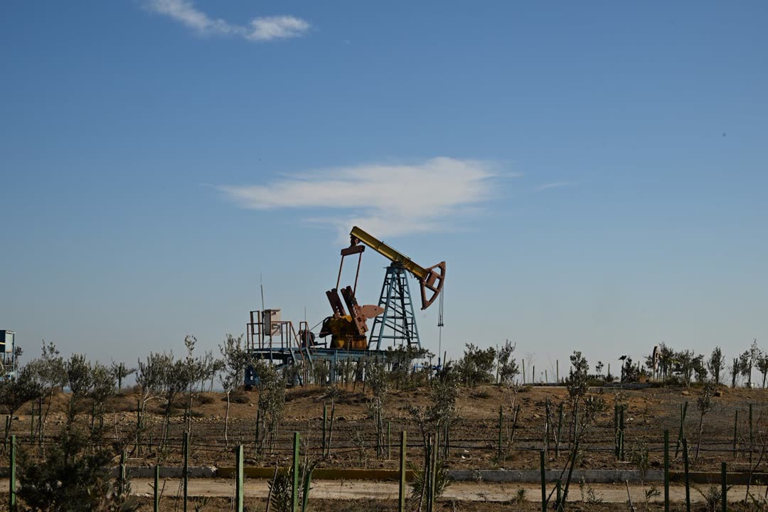Oil Prices Drop as U.S.-Iran Peace Deal Eases Supply Concerns