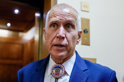 Why ‘YOLO’ Republicans are defying Trump in Congress
