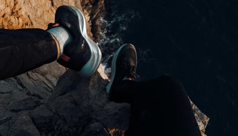 Bitcoin Market Cap Falls Below Tech Giants, Analyst Predicts Downtrend